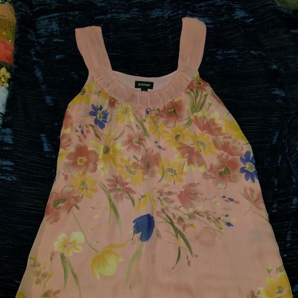 Avenue summer blouse size 14/16